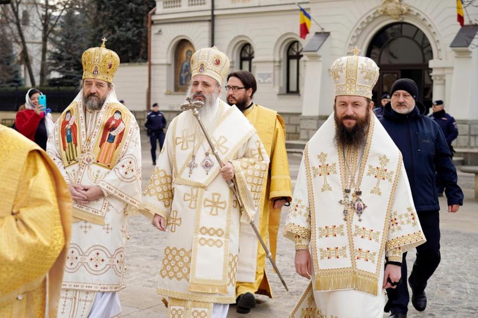 Bucuria tinerilor la hramul Catedralei Mitropolitane: „Să aleg să fiu sincer cu mine, cu alții și cu Dumnezeu” / Foto: Flavius Popa